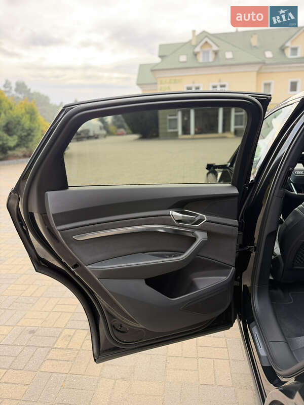 Позашляховик / Кросовер Audi e-tron Sportback 2022 в Львові фото 44 Позашляховик / Кросовер Audi e-tron Sportback 2022 в Львові