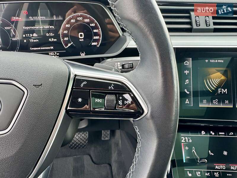 Позашляховик / Кросовер Audi e-tron Sportback 2022 в Хмельницькому