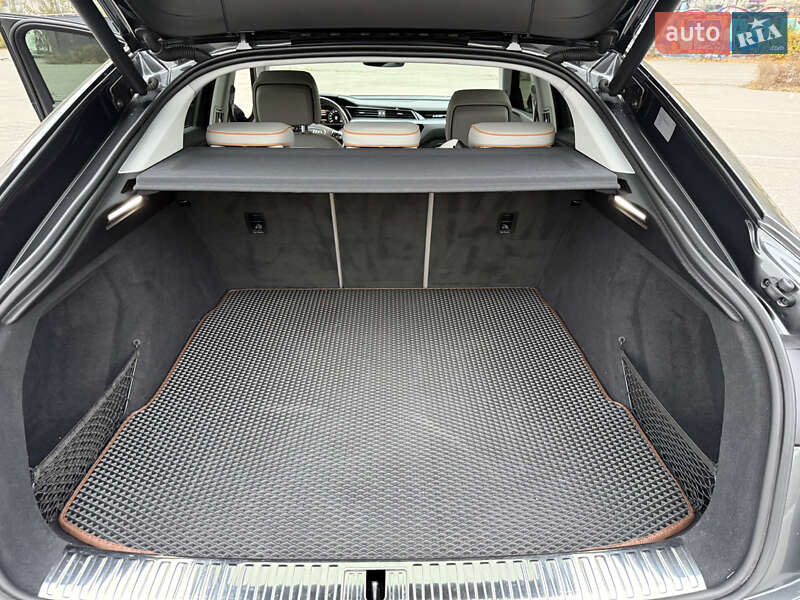 Внедорожник / Кроссовер Audi e-tron Sportback 2020 в Киеве