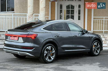 Позашляховик / Кросовер Audi e-tron Sportback 2021 в  фото 18 Позашляховик / Кросовер Audi e-tron Sportback 2021 в