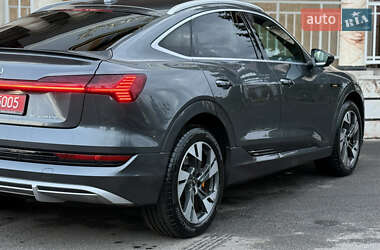 Позашляховик / Кросовер Audi e-tron Sportback 2021 в  фото 20 Позашляховик / Кросовер Audi e-tron Sportback 2021 в