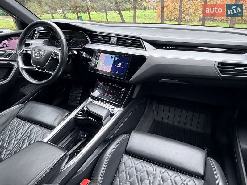 Позашляховик / Кросовер Audi e-tron Sportback 2020 в Дрогобичі