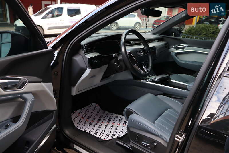 Позашляховик / Кросовер Audi e-tron Sportback 2023 в Львові