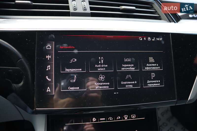 Позашляховик / Кросовер Audi e-tron Sportback 2023 в Львові