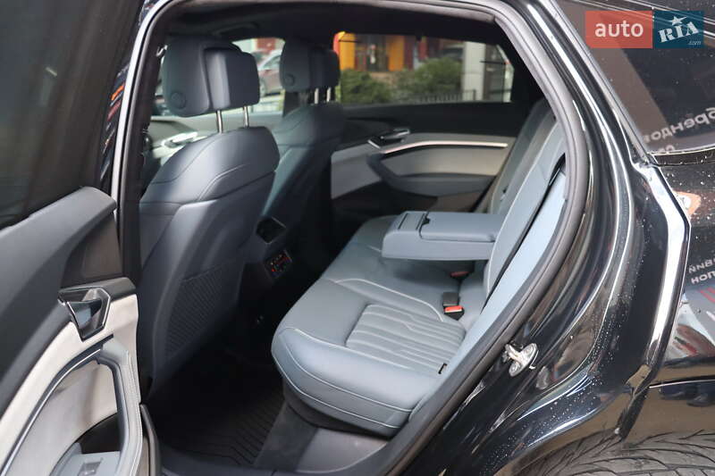 Позашляховик / Кросовер Audi e-tron Sportback 2023 в Львові