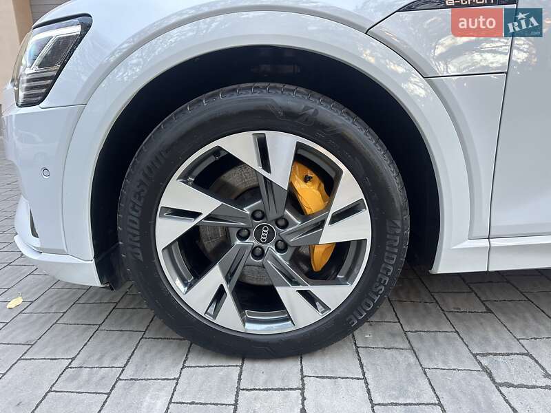 Позашляховик / Кросовер Audi e-tron Sportback 2022 в Тернополі