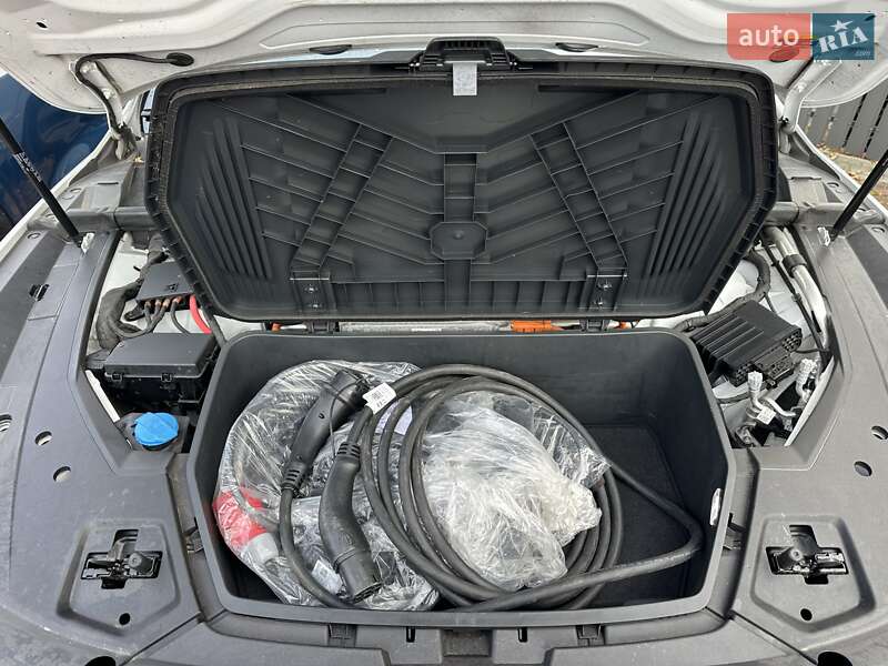 Позашляховик / Кросовер Audi e-tron Sportback 2022 в Тернополі