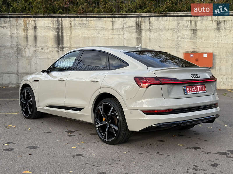 Внедорожник / Кроссовер Audi e-tron Sportback 2021 в Ровно