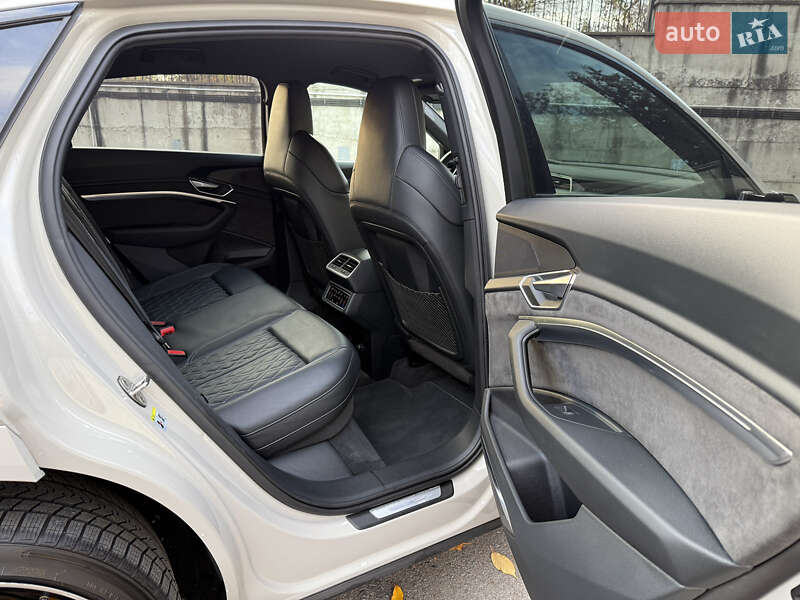 Внедорожник / Кроссовер Audi e-tron Sportback 2021 в Ровно
