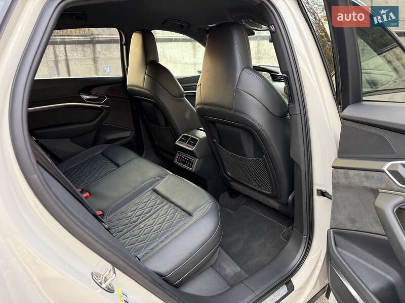 Внедорожник / Кроссовер Audi e-tron Sportback 2021 в Ровно