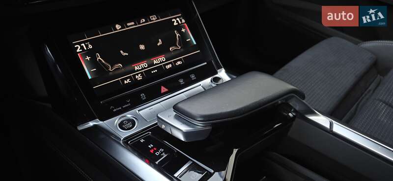 Позашляховик / Кросовер Audi e-tron Sportback 2023 в Тернополі