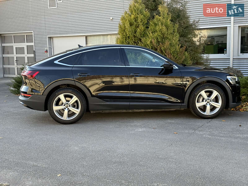 Внедорожник / Кроссовер Audi e-tron Sportback 2022 в Ровно фото 23 Внедорожник / Кроссовер Audi e-tron Sportback 2022 в Ровно