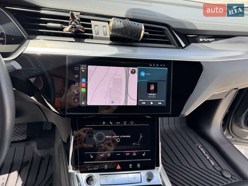 Позашляховик / Кросовер Audi e-tron Sportback 2021 в Києві