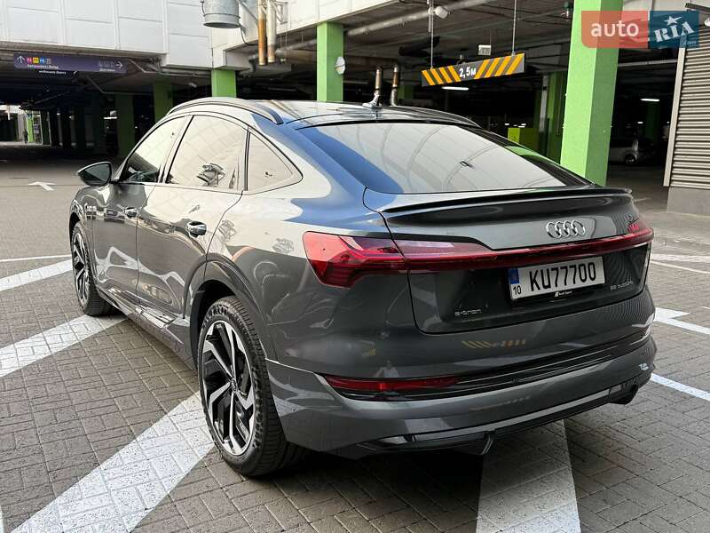 Позашляховик / Кросовер Audi e-tron Sportback 2021 в Києві