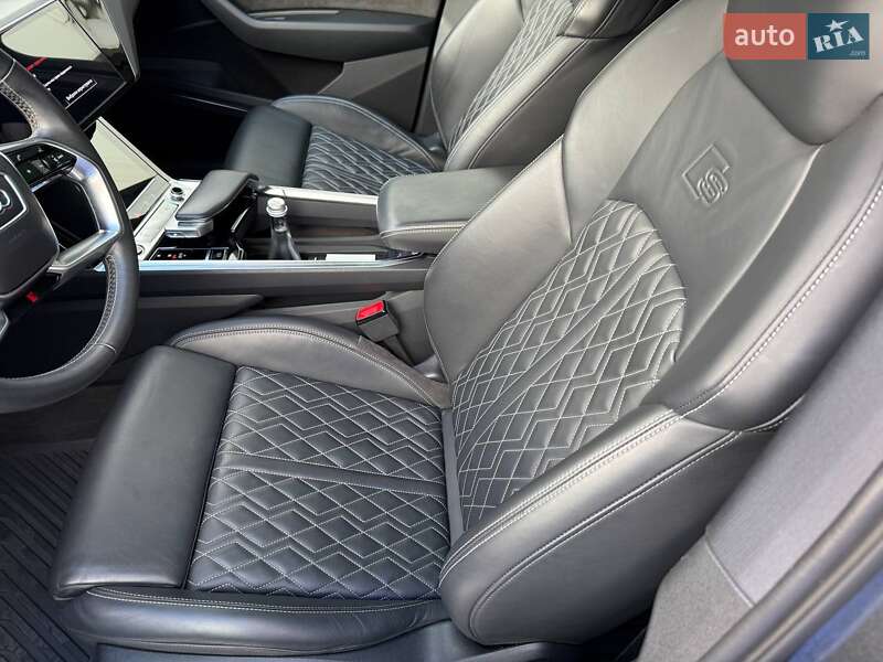 Позашляховик / Кросовер Audi e-tron Sportback 2021 в Києві