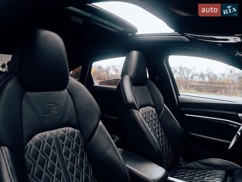 Позашляховик / Кросовер Audi e-tron Sportback 2020 в Кременчуці
