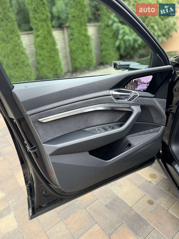 Позашляховик / Кросовер Audi e-tron Sportback 2023 в Чернівцях