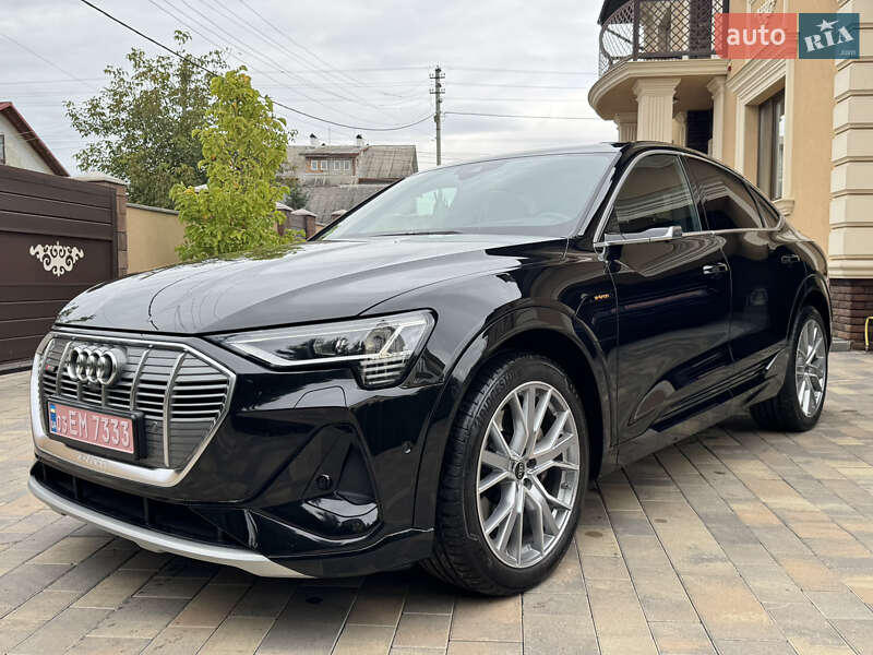 Позашляховик / Кросовер Audi e-tron Sportback 2023 в Чернівцях
