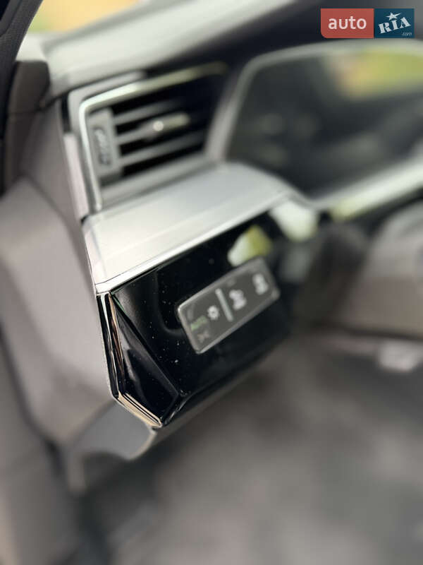 Позашляховик / Кросовер Audi e-tron Sportback 2023 в Чернівцях