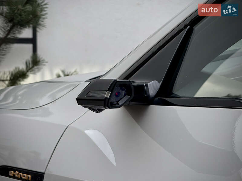 Позашляховик / Кросовер Audi e-tron Sportback 2021 в Луцьку