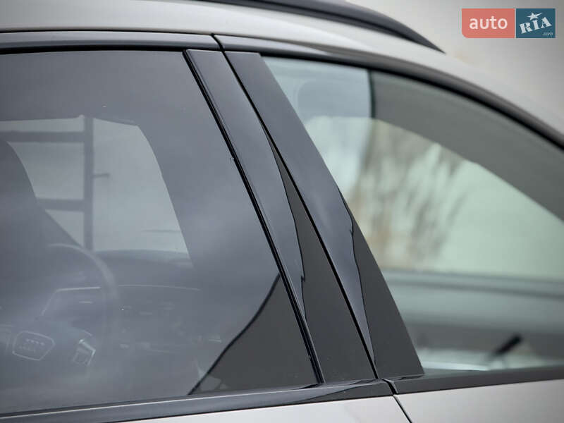 Позашляховик / Кросовер Audi e-tron Sportback 2021 в Луцьку