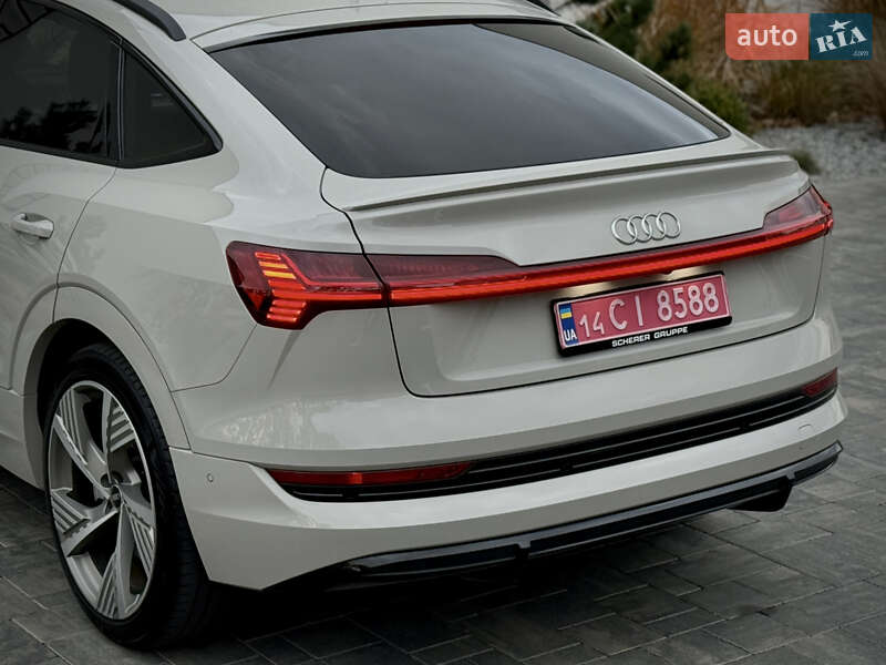 Позашляховик / Кросовер Audi e-tron Sportback 2021 в Луцьку