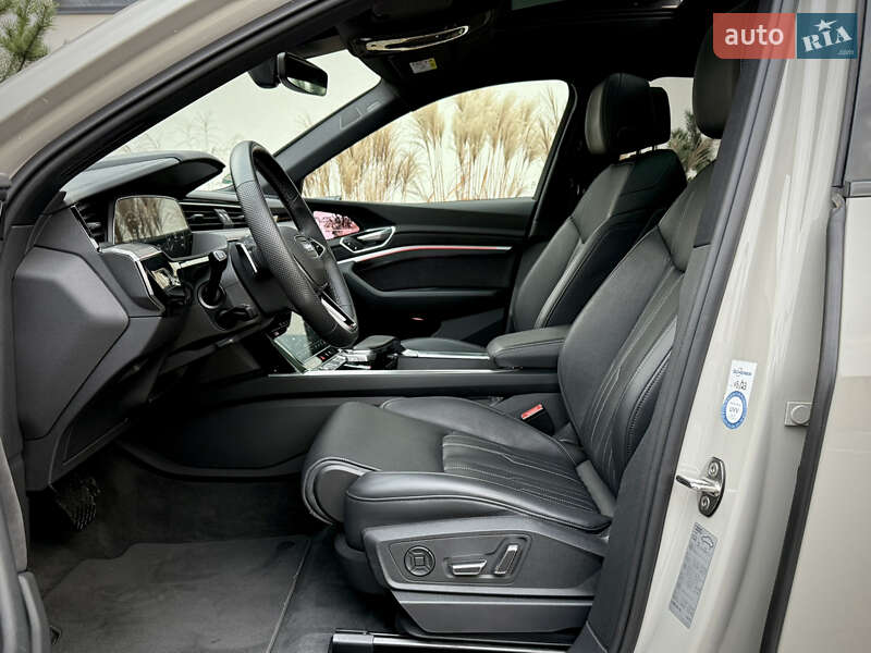 Позашляховик / Кросовер Audi e-tron Sportback 2021 в Луцьку