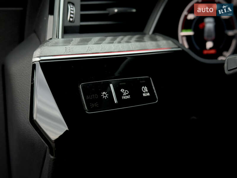 Позашляховик / Кросовер Audi e-tron Sportback 2021 в Луцьку
