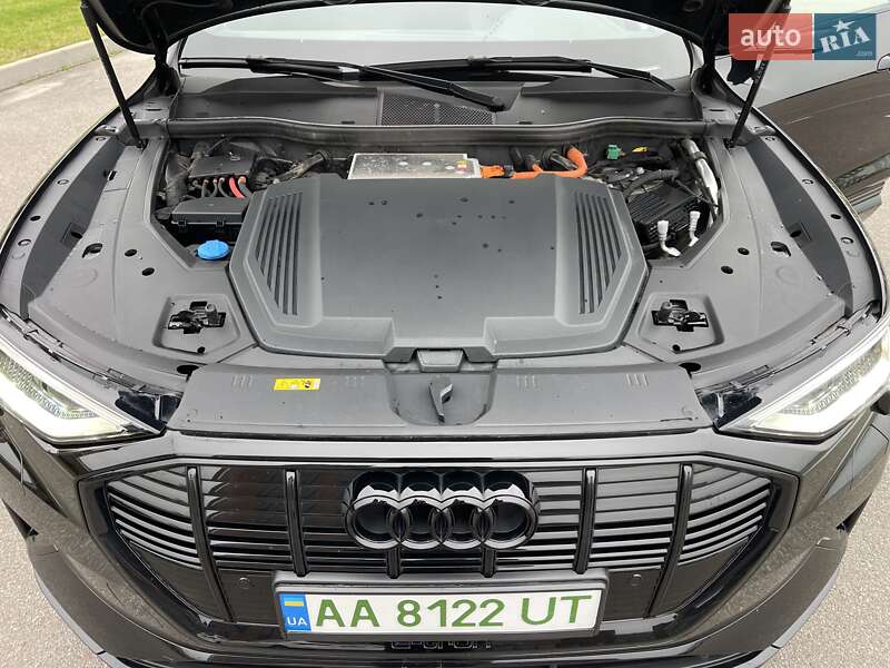 Внедорожник / Кроссовер Audi e-tron Sportback 2021 в Киеве