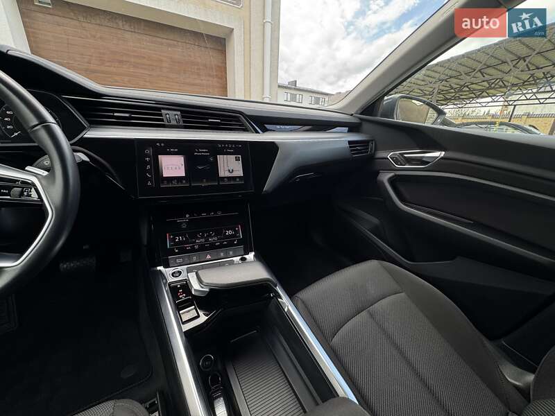 Внедорожник / Кроссовер Audi e-tron Sportback 2023 в Ровно