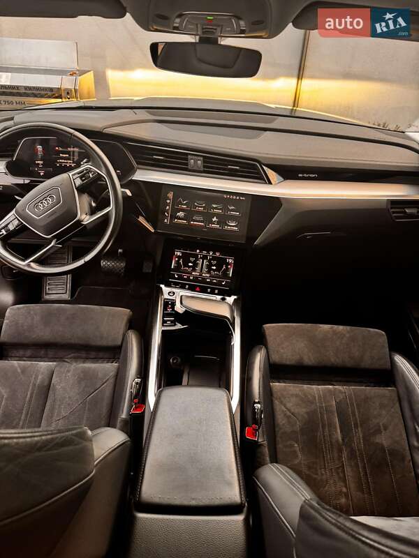 Позашляховик / Кросовер Audi e-tron Sportback 2020 в Тячеві фото 10 Позашляховик / Кросовер Audi e-tron Sportback 2020 в Тячеві