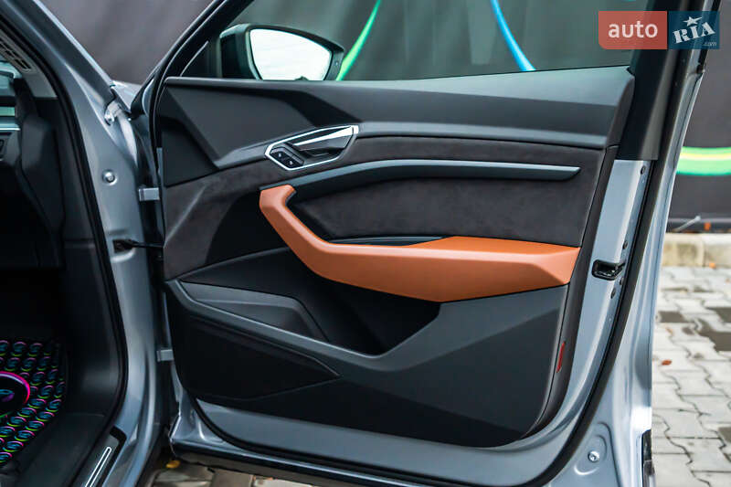 Позашляховик / Кросовер Audi e-tron Sportback 2020 в Луцьку