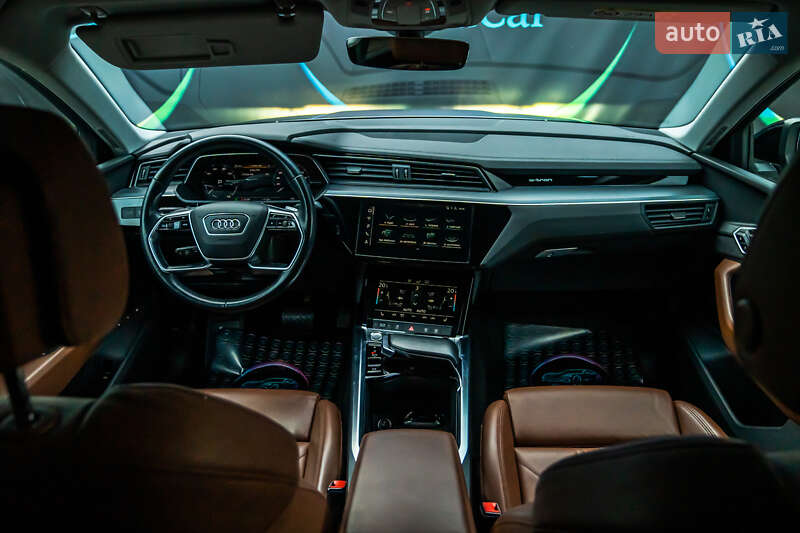 Позашляховик / Кросовер Audi e-tron Sportback 2020 в Луцьку