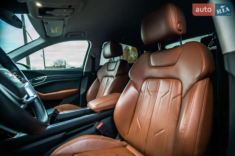 Позашляховик / Кросовер Audi e-tron Sportback 2020 в Луцьку