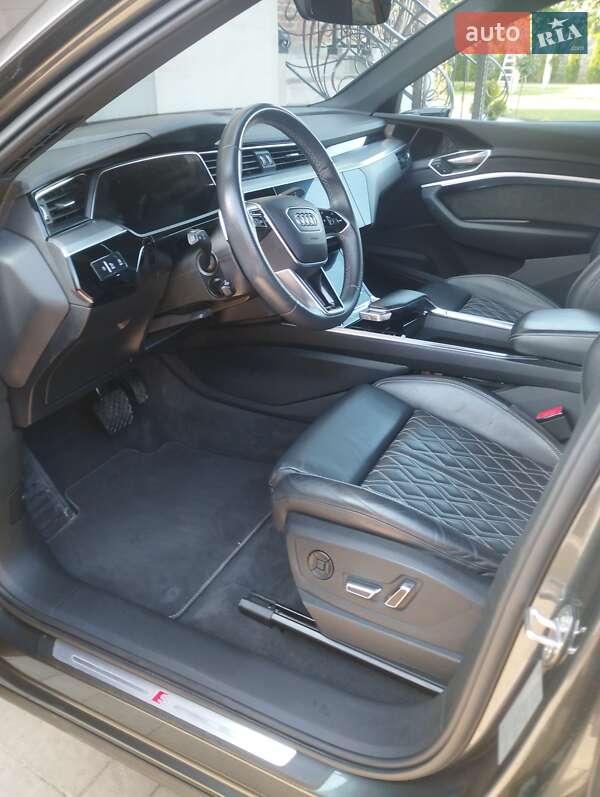Позашляховик / Кросовер Audi e-tron Sportback 2021 в Радехові