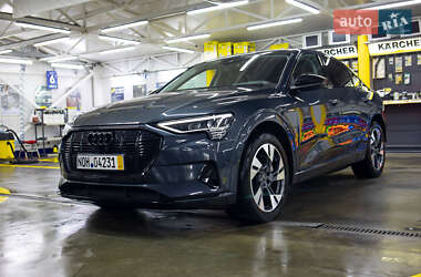 Позашляховик / Кросовер Audi e-tron Sportback 2022 в Чернівцях