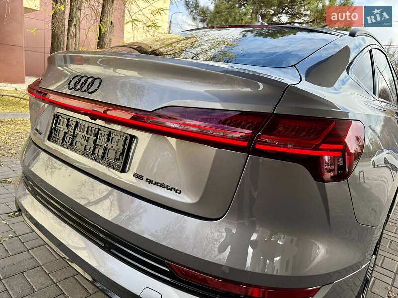 Внедорожник / Кроссовер Audi e-tron Sportback 2022 в Днепре
