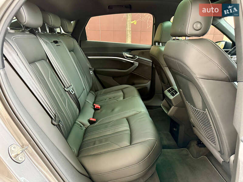 Внедорожник / Кроссовер Audi e-tron Sportback 2022 в Днепре