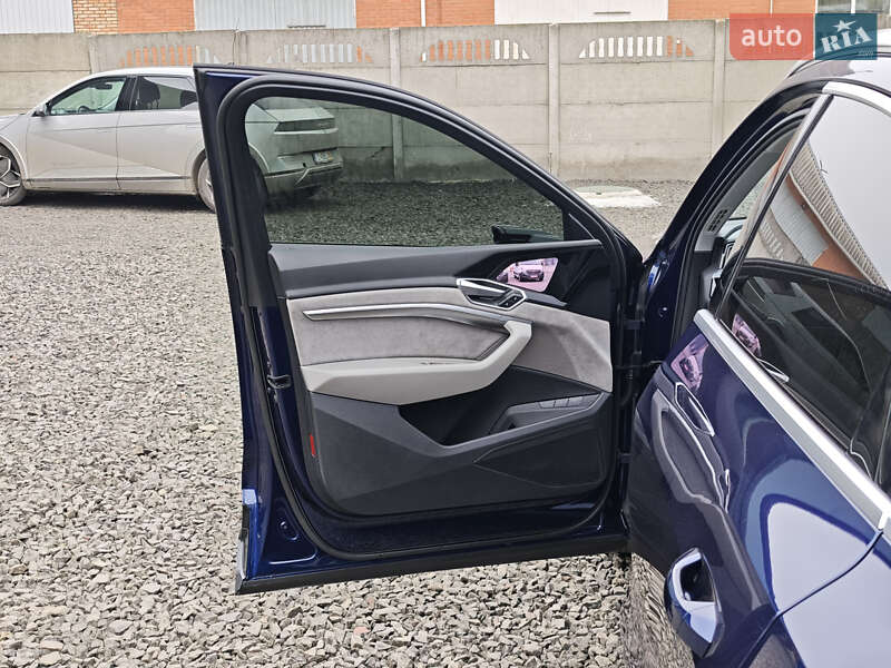 Позашляховик / Кросовер Audi e-tron Sportback 2020 в Луцьку