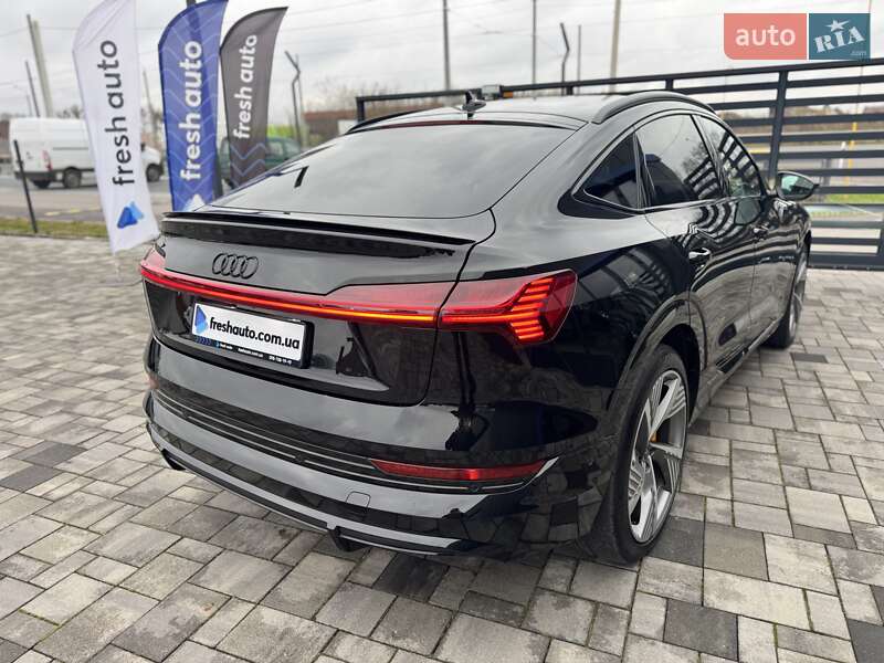 Позашляховик / Кросовер Audi e-tron Sportback 2022 в Рівному