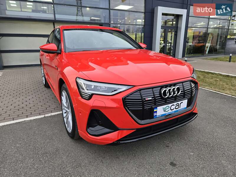 Позашляховик / Кросовер Audi e-tron Sportback 2021 в Києві