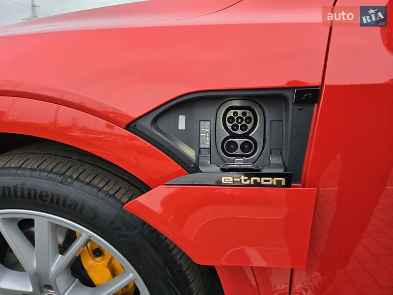 Позашляховик / Кросовер Audi e-tron Sportback 2021 в Києві