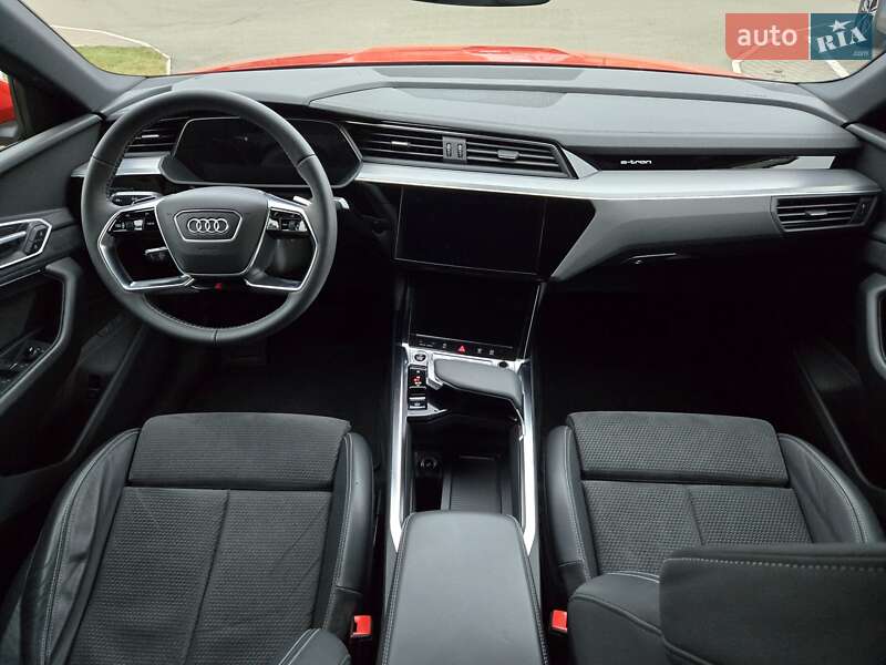 Позашляховик / Кросовер Audi e-tron Sportback 2021 в Києві