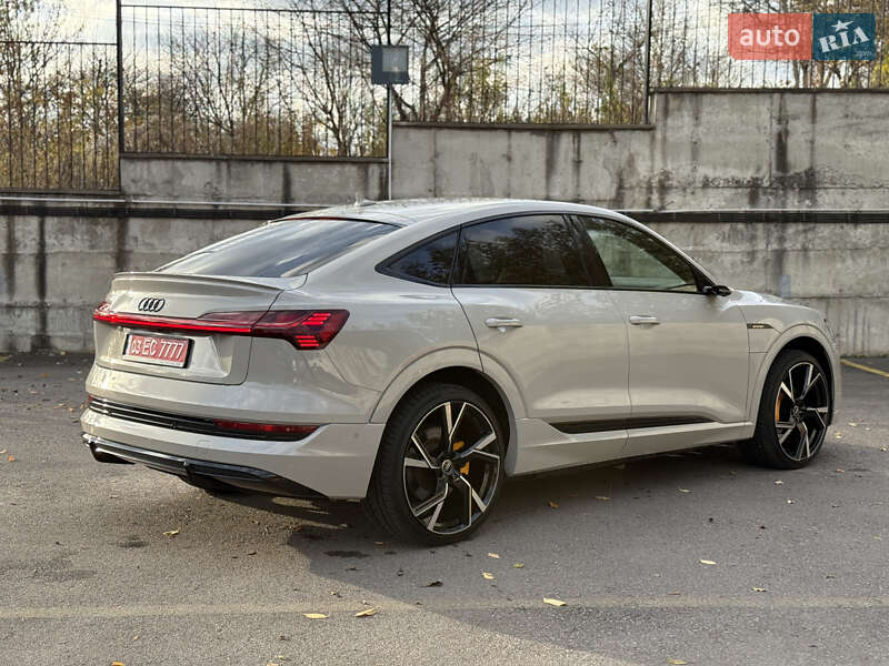 Внедорожник / Кроссовер Audi e-tron Sportback 2021 в Ровно