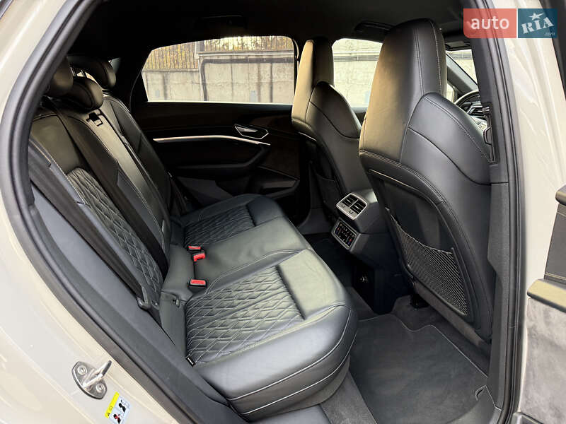 Внедорожник / Кроссовер Audi e-tron Sportback 2021 в Ровно