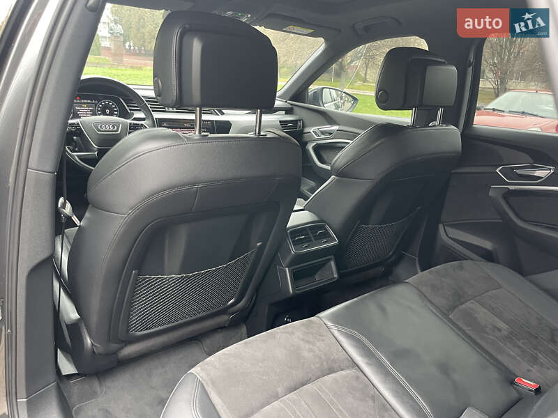 Внедорожник / Кроссовер Audi e-tron Sportback 2020 в Тернополе фото 17 Внедорожник / Кроссовер Audi e-tron Sportback 2020 в Тернополе