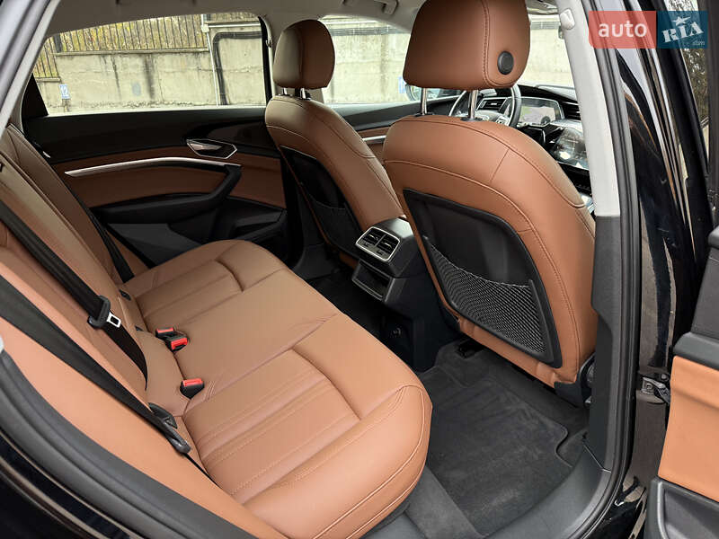 Внедорожник / Кроссовер Audi e-tron Sportback 2022 в Ровно