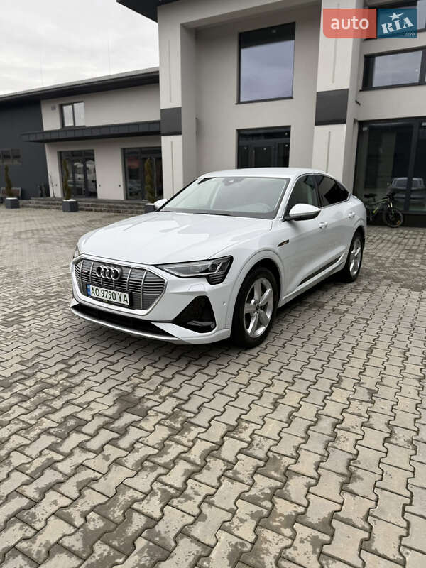 Внедорожник / Кроссовер Audi e-tron Sportback 2021 в Иршаве