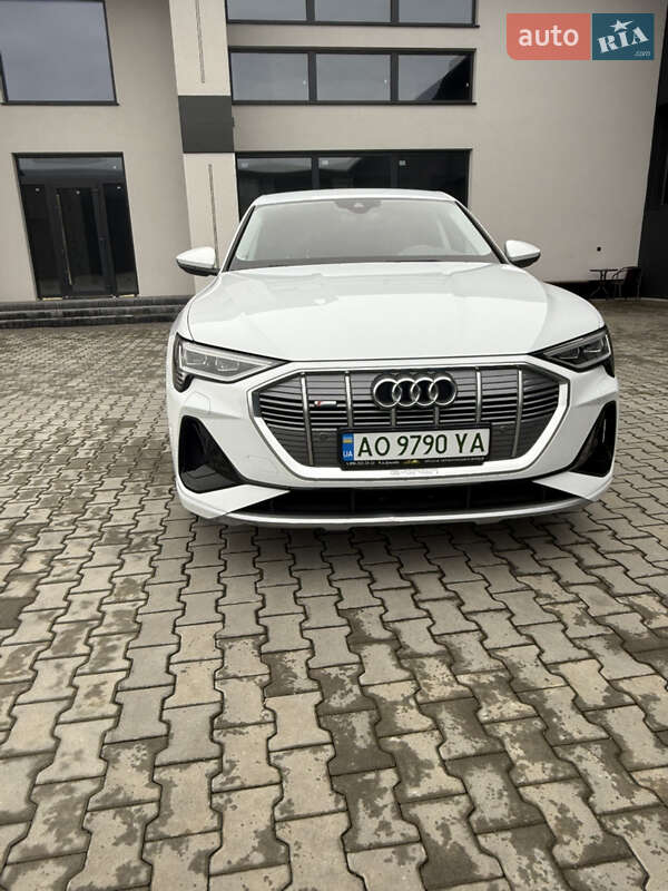 Внедорожник / Кроссовер Audi e-tron Sportback 2021 в Иршаве