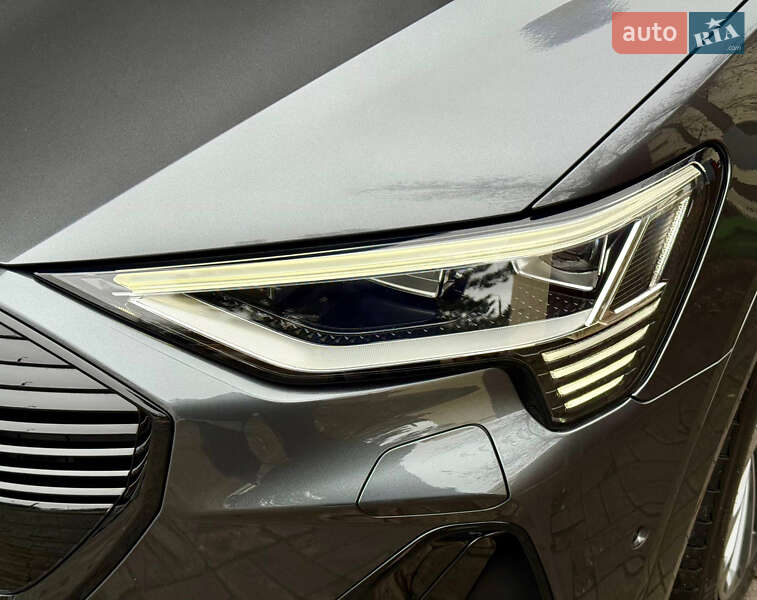 Позашляховик / Кросовер Audi e-tron Sportback 2022 в Дніпрі
